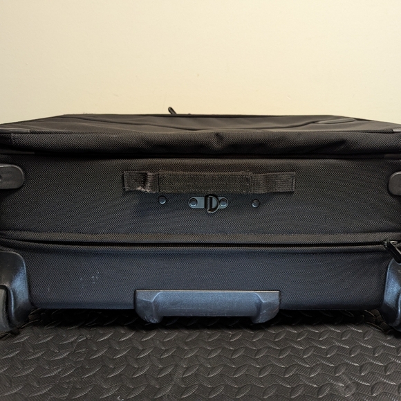 Briggs and Riley Rolling Garment Bag - Picture 5 of 6